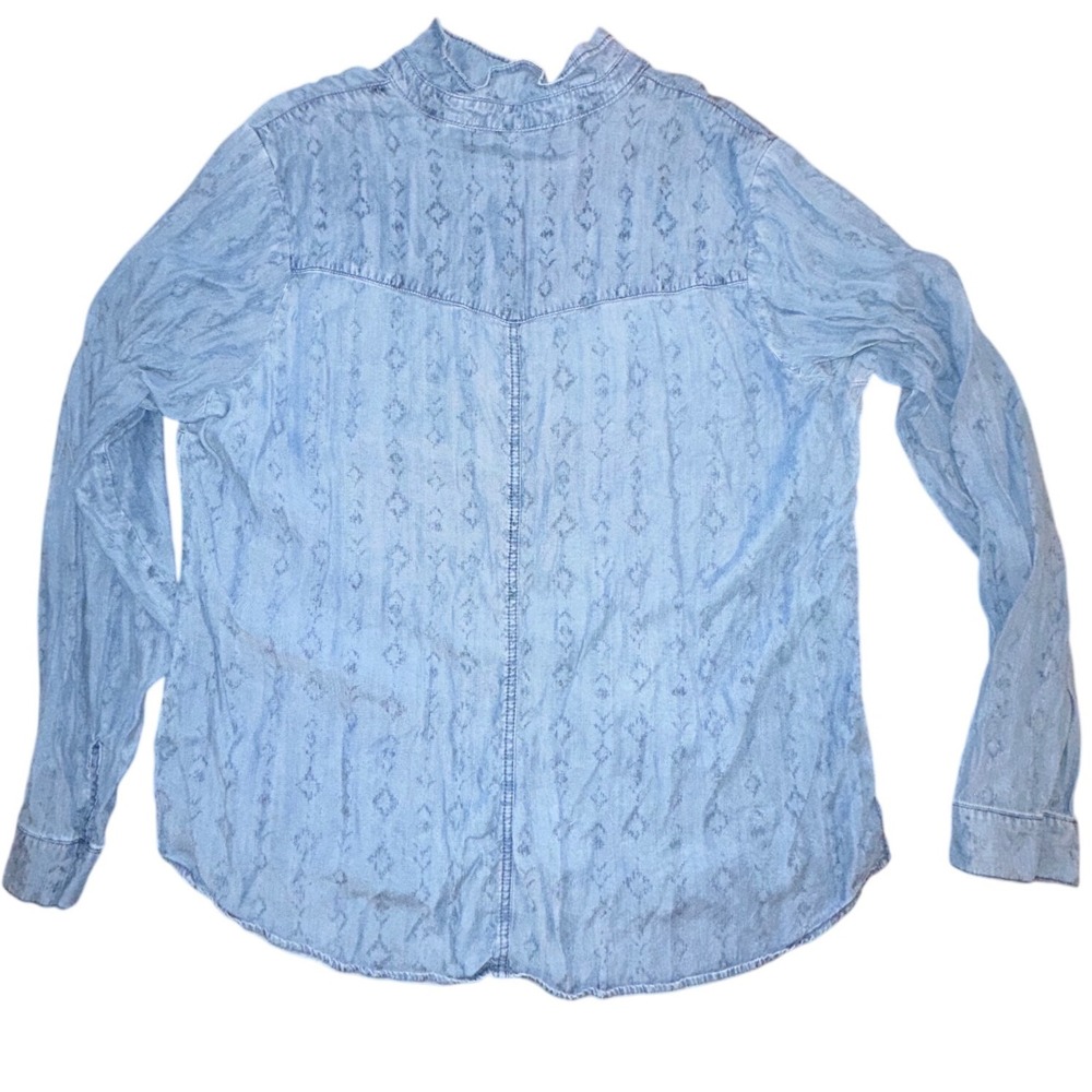 Maurices Blue Chambray Southwestern Print Button Down Shirt Plus Size 3 3X - Picture 3 of 7